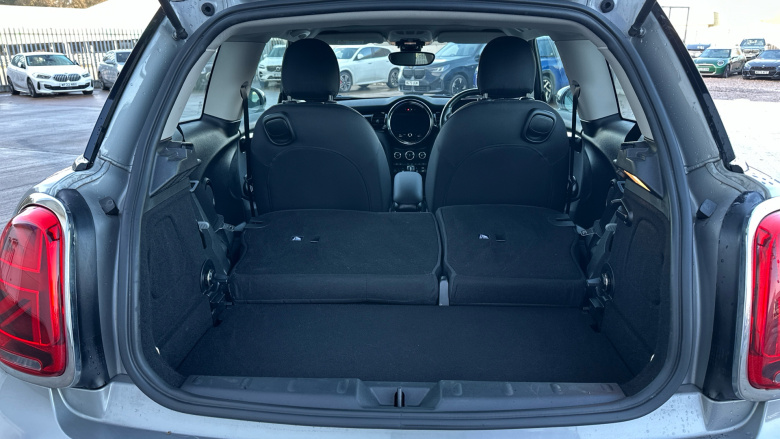 MINI Hatchback 1.5 Cooper Classic Premium 3dr Petrol Hatchback